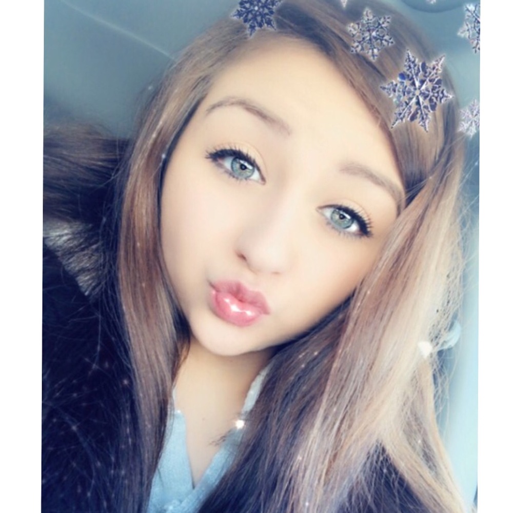 Meet your Posher, Danielle